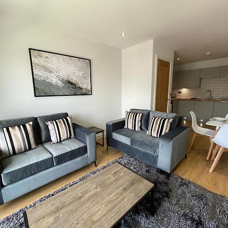 Stylish And Modern 2Br Apartment With Parking Шефилд Екстериор снимка